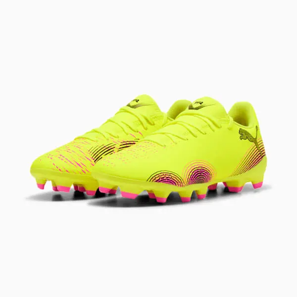 Puma Future 8 Play WMNS Yellow Alert / Black visualised in a clean gallery merchandising shot