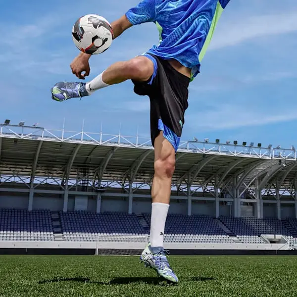 Product discovery photograph of Puma Future Ultimate 7 FG AG 'Lights Out Pack' in the gallery view