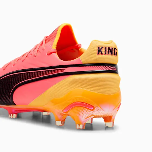Shopping reference image featuring Puma King Ultimate FG AG 'Tricks Pack' from the gallery perspective