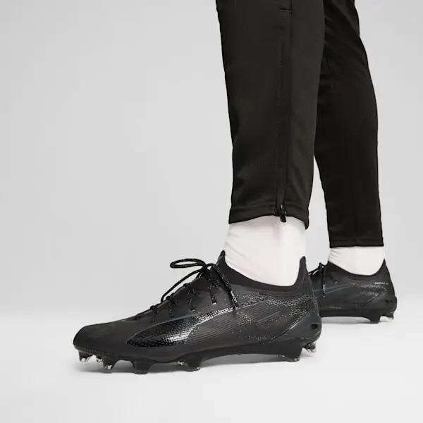 Merchandise image showing Puma Ultra 5 Ultimate FG Black / Silver through a gallery perspective
